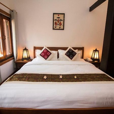 Royal Peacock Boutique Hotel Luang Prabang Exterior photo