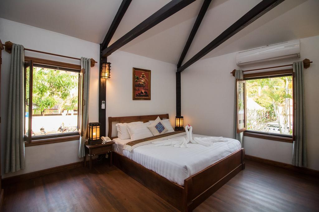Royal Peacock Boutique Hotel Luang Prabang Exterior photo