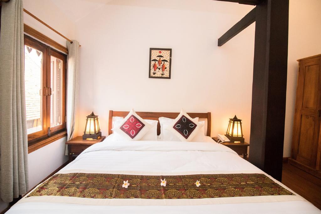 Royal Peacock Boutique Hotel Luang Prabang Exterior photo