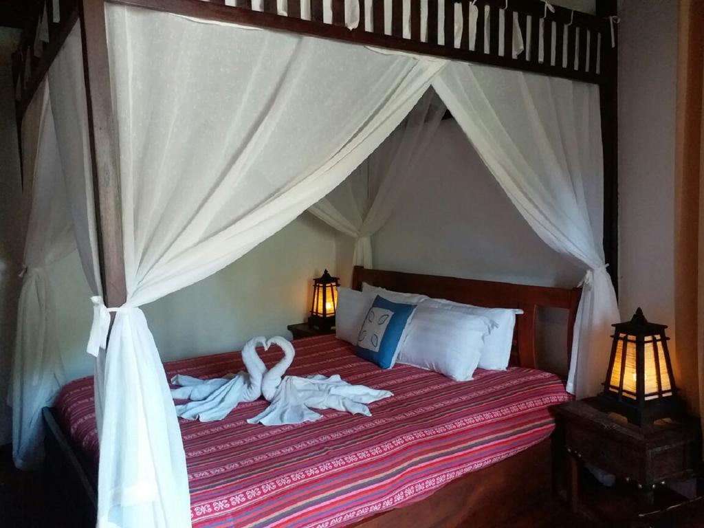 Royal Peacock Boutique Hotel Luang Prabang Exterior photo