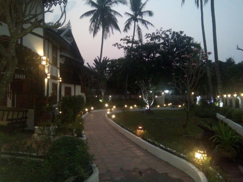 Royal Peacock Boutique Hotel Luang Prabang Exterior photo