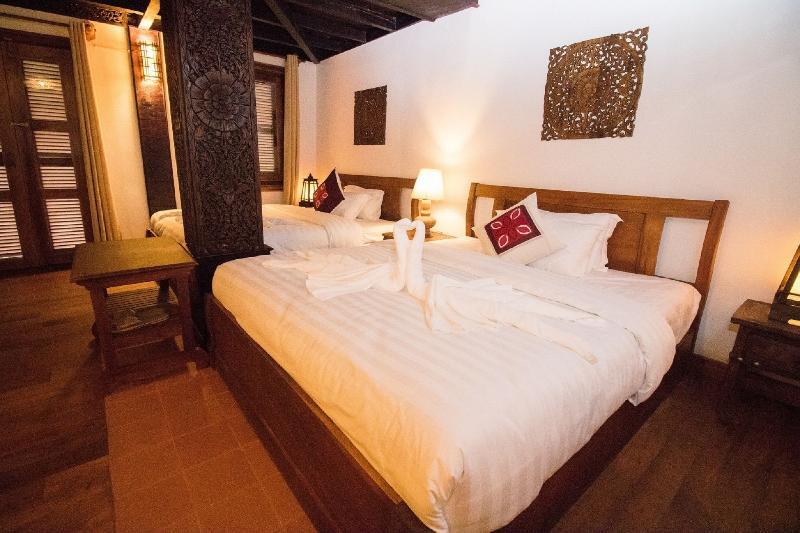 Royal Peacock Boutique Hotel Luang Prabang Exterior photo
